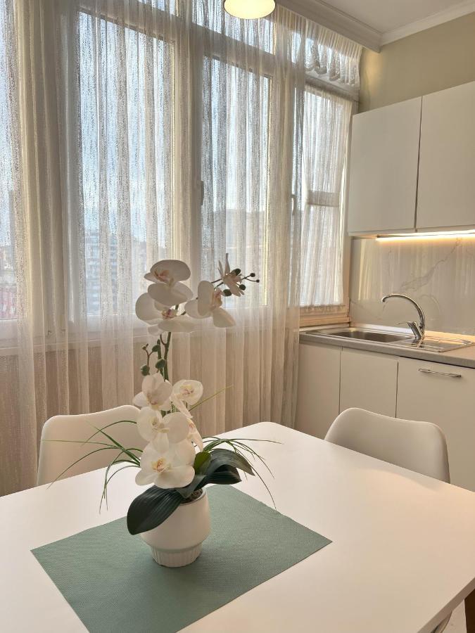 Grand New Bazaar Apartment Тирана Екстер'єр фото