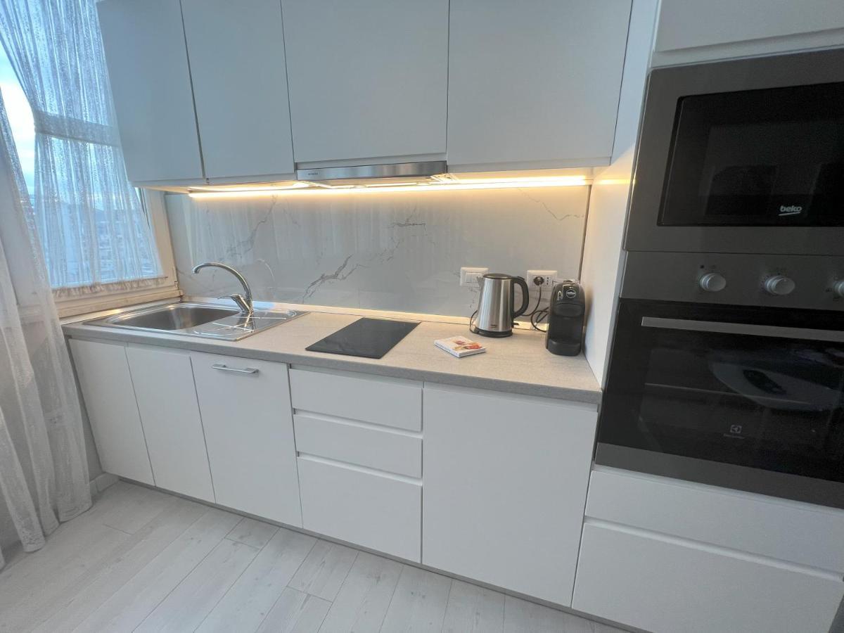 Grand New Bazaar Apartment Тирана Екстер'єр фото