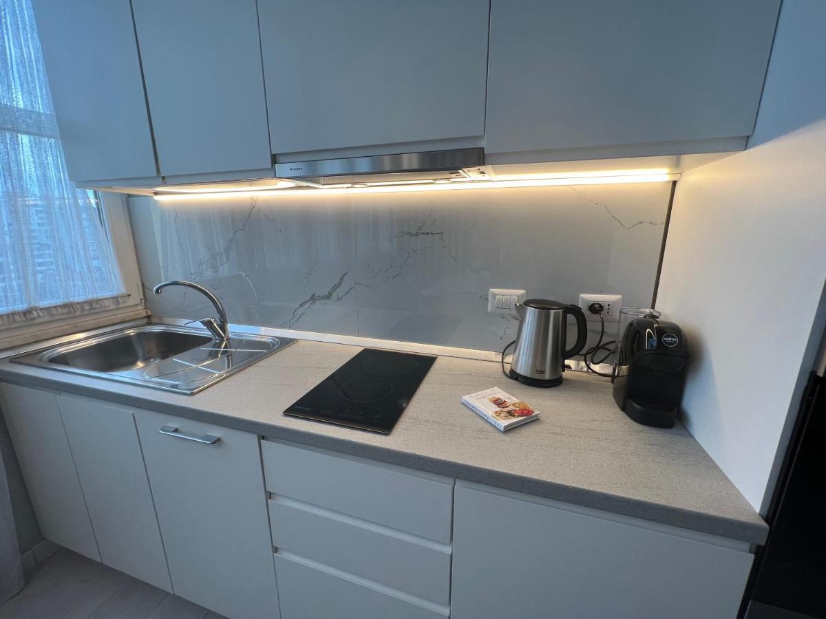 Grand New Bazaar Apartment Тирана Екстер'єр фото