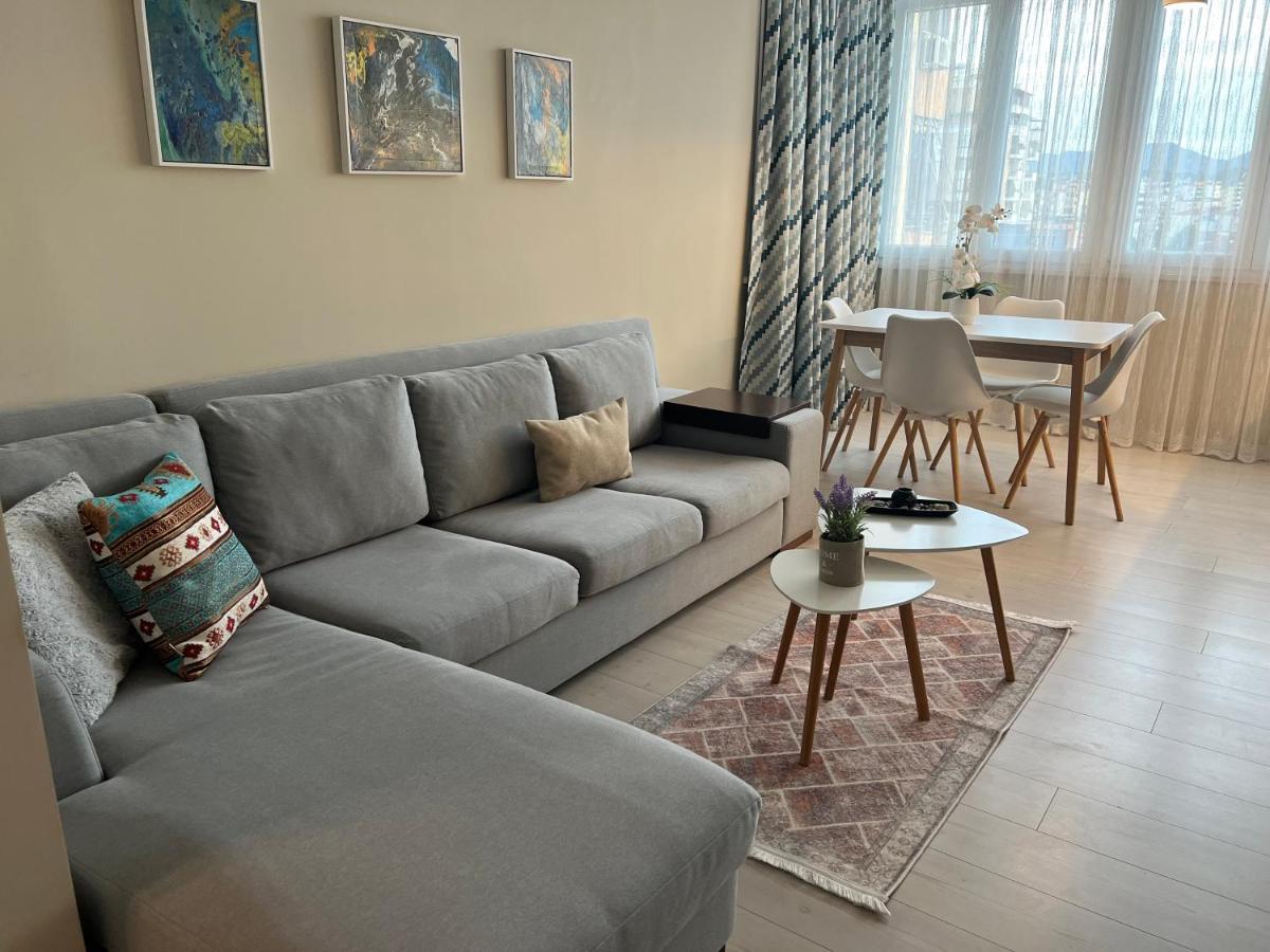 Grand New Bazaar Apartment Тирана Екстер'єр фото