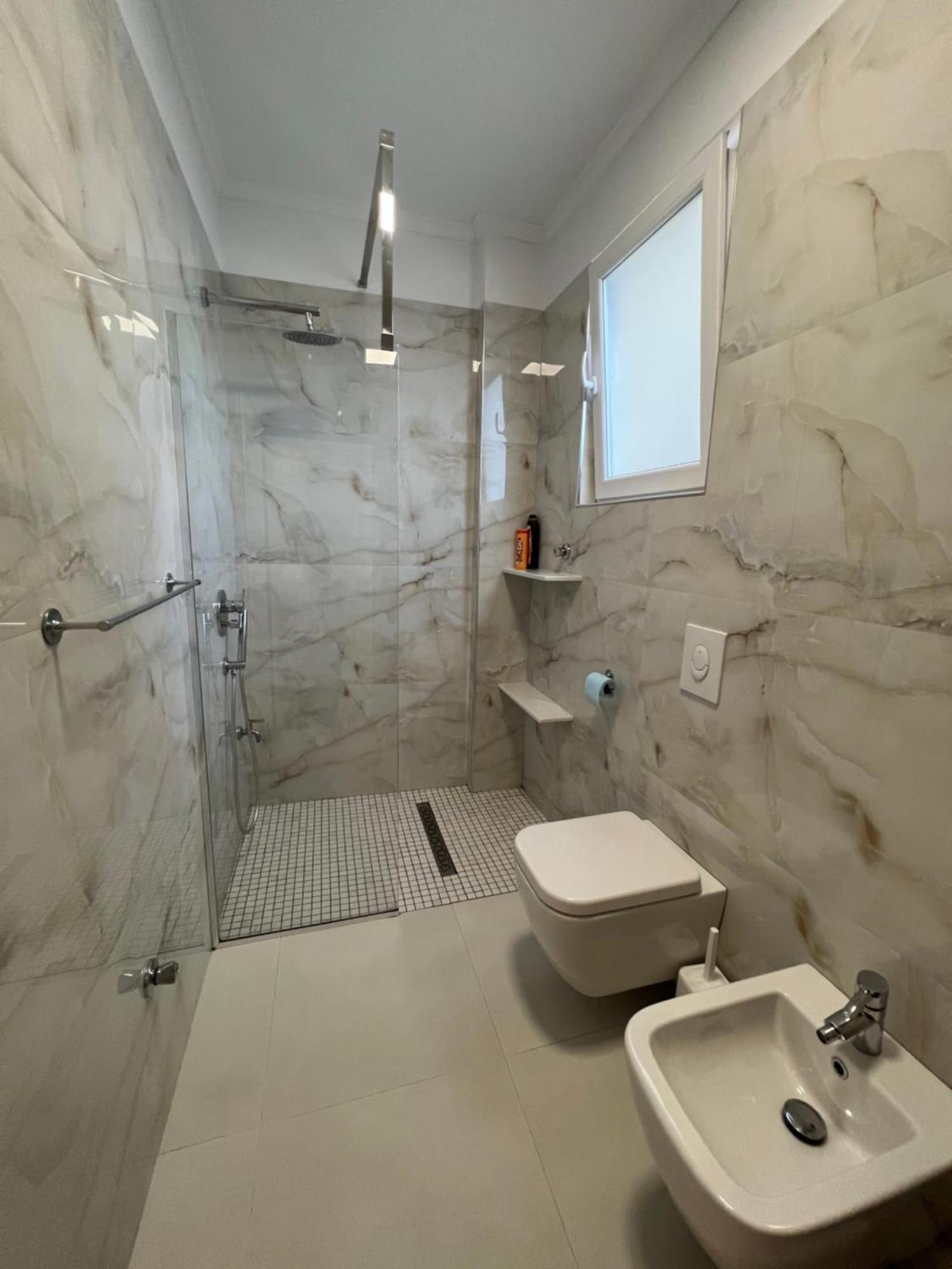 Grand New Bazaar Apartment Тирана Екстер'єр фото