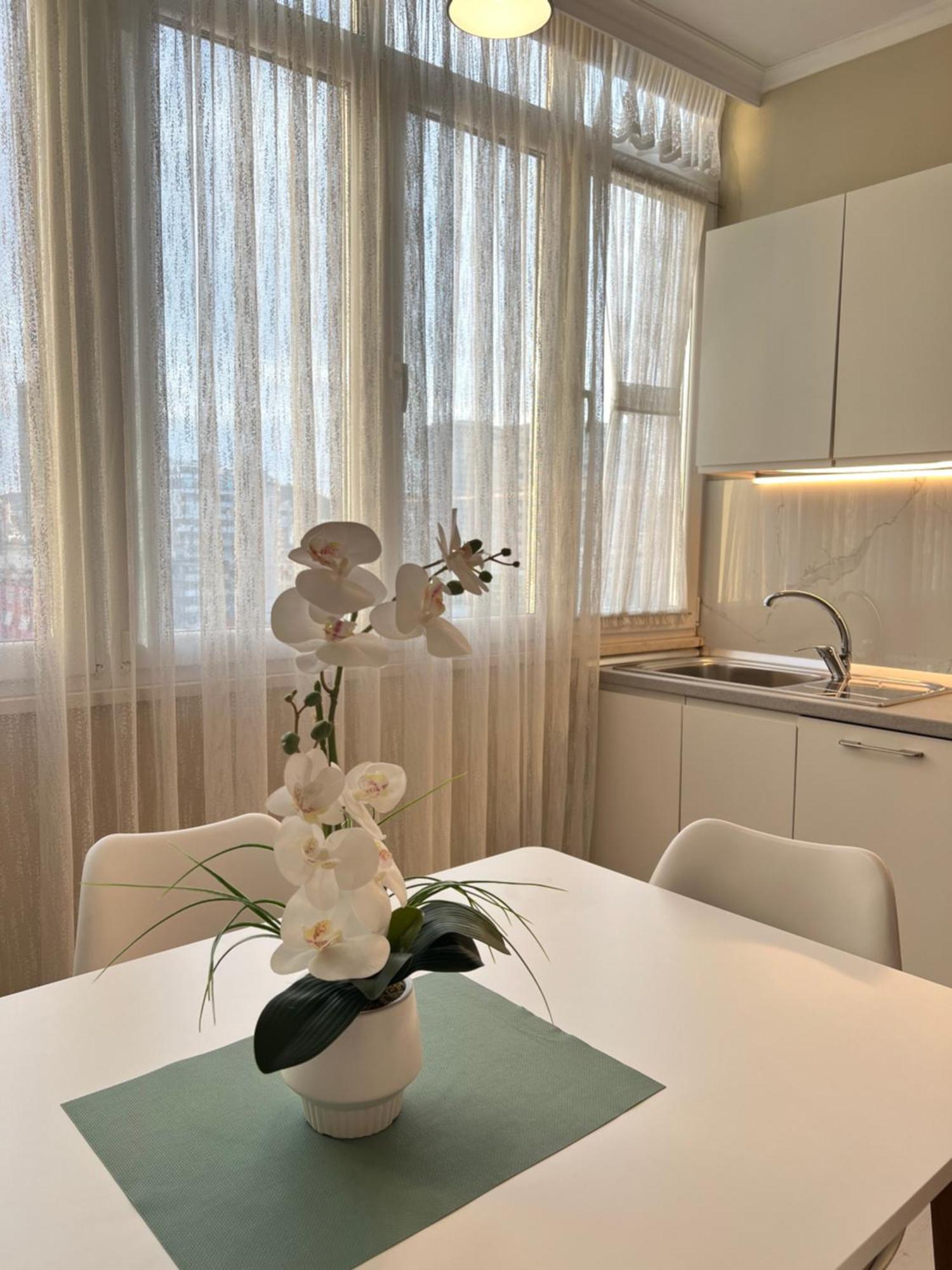 Grand New Bazaar Apartment Тирана Екстер'єр фото